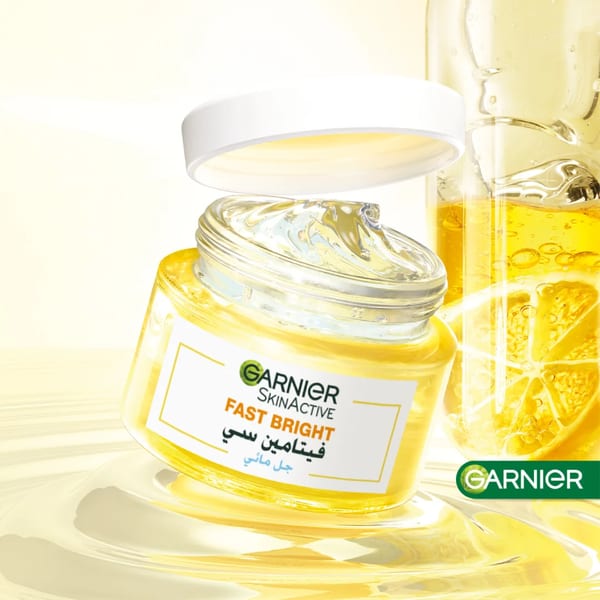 Garnier Skin Active Fast Bright Vitamin C Water Gel مرطب لترطيب يدوم 48 ساعة، مقاوم للبقع الداكنة 30مل