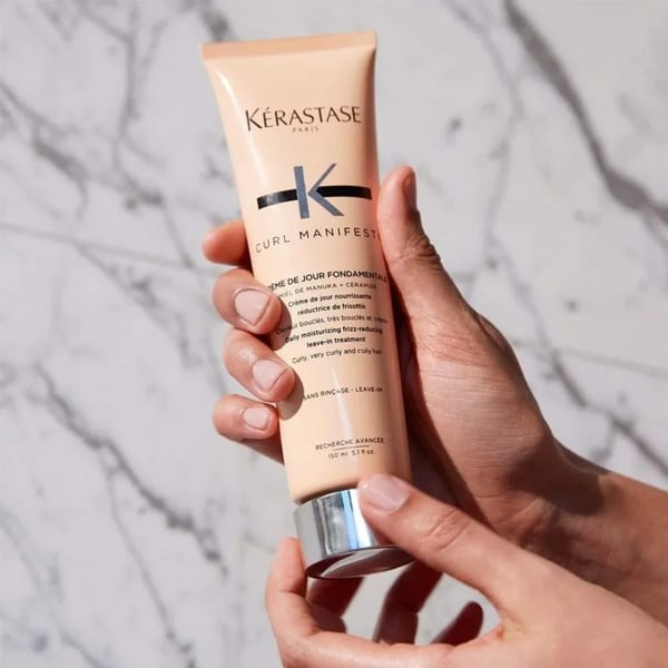 Kérastase Curl Manifesto Creme De Jour Fondamentale كريم لتعزيز تجعيد الشعر يُترك على الشعر 150مل
