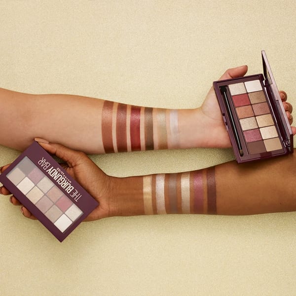 Maybelline New York The Burgundy Bar Eyeshadow Palette - تضم 12 درجة لونية منتقاة بخبرة
