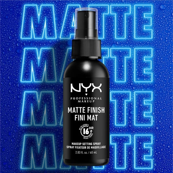 NYX Professional Makeup Setting Spray - لمسة نهائية مطفية، خفيف، يدوم طويلاً، يزيد ثبات المكياج حتى 16 ساعة، تركيبة نباتية ولم تُختبر على الحيوانات، 60 مل